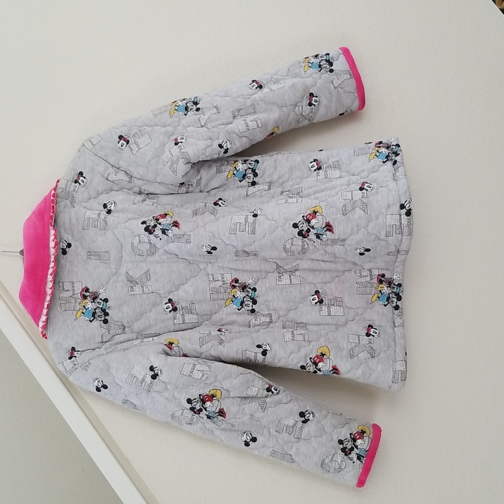 Women's Gray and Pink Quilted Pajama Set - Picture 4 of 9